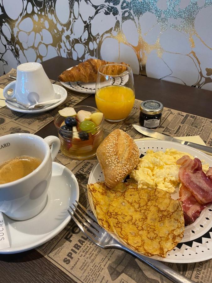 Hotel Le Berry Saint-Nazaire Екстер'єр фото
