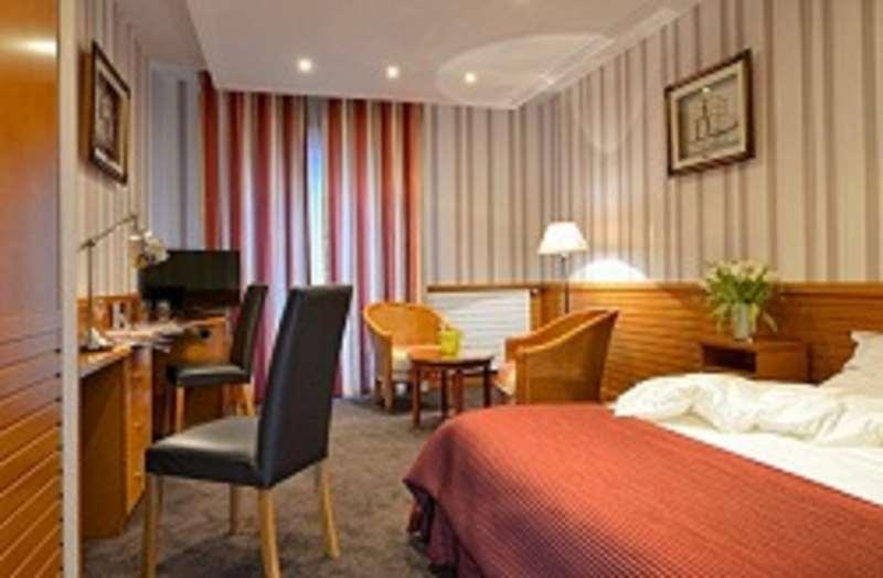 Hotel Le Berry Saint-Nazaire Номер фото