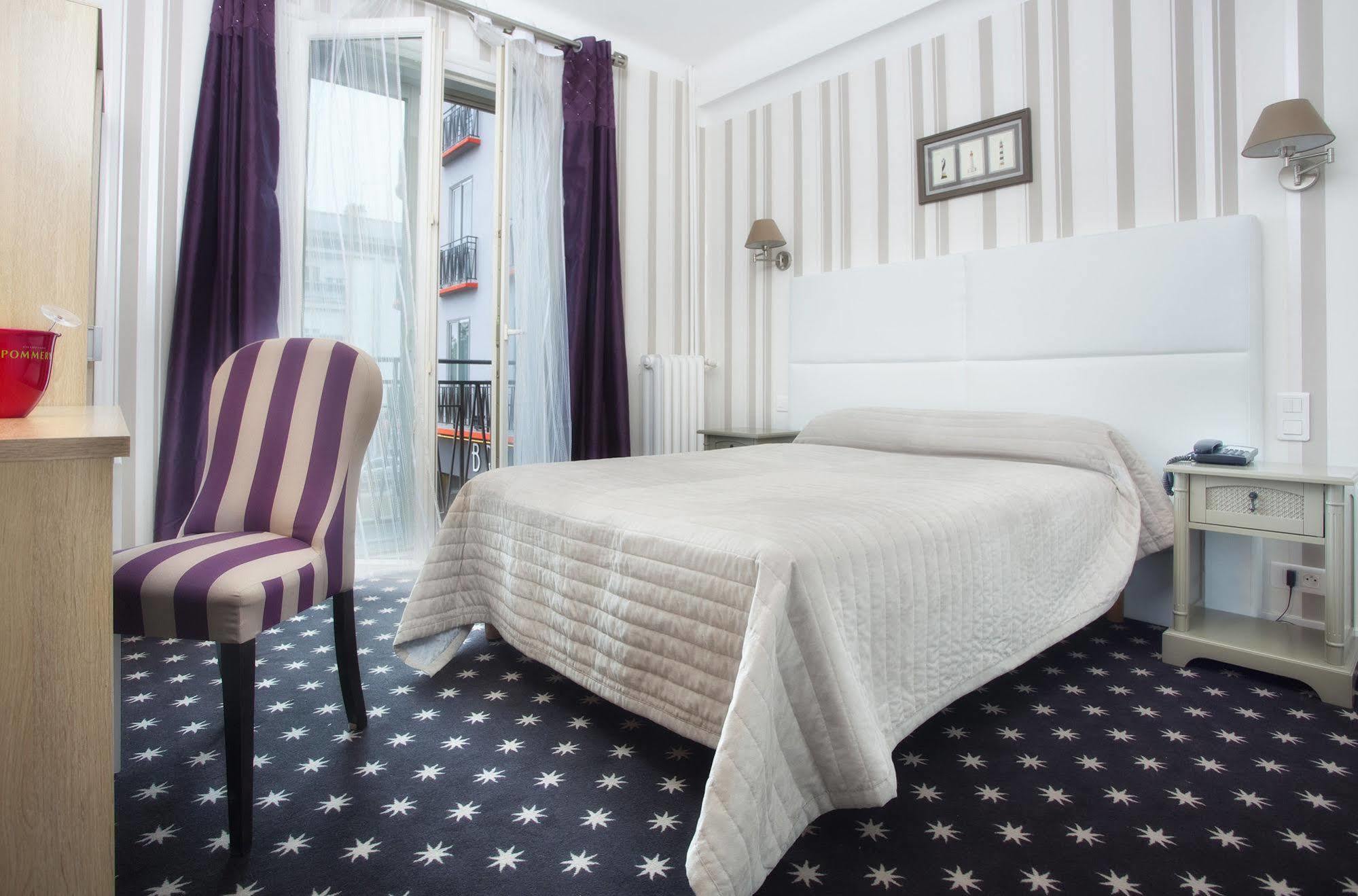 Hotel Le Berry Saint-Nazaire Екстер'єр фото