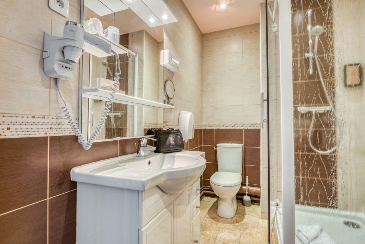 Hotel Le Berry Saint-Nazaire Екстер'єр фото