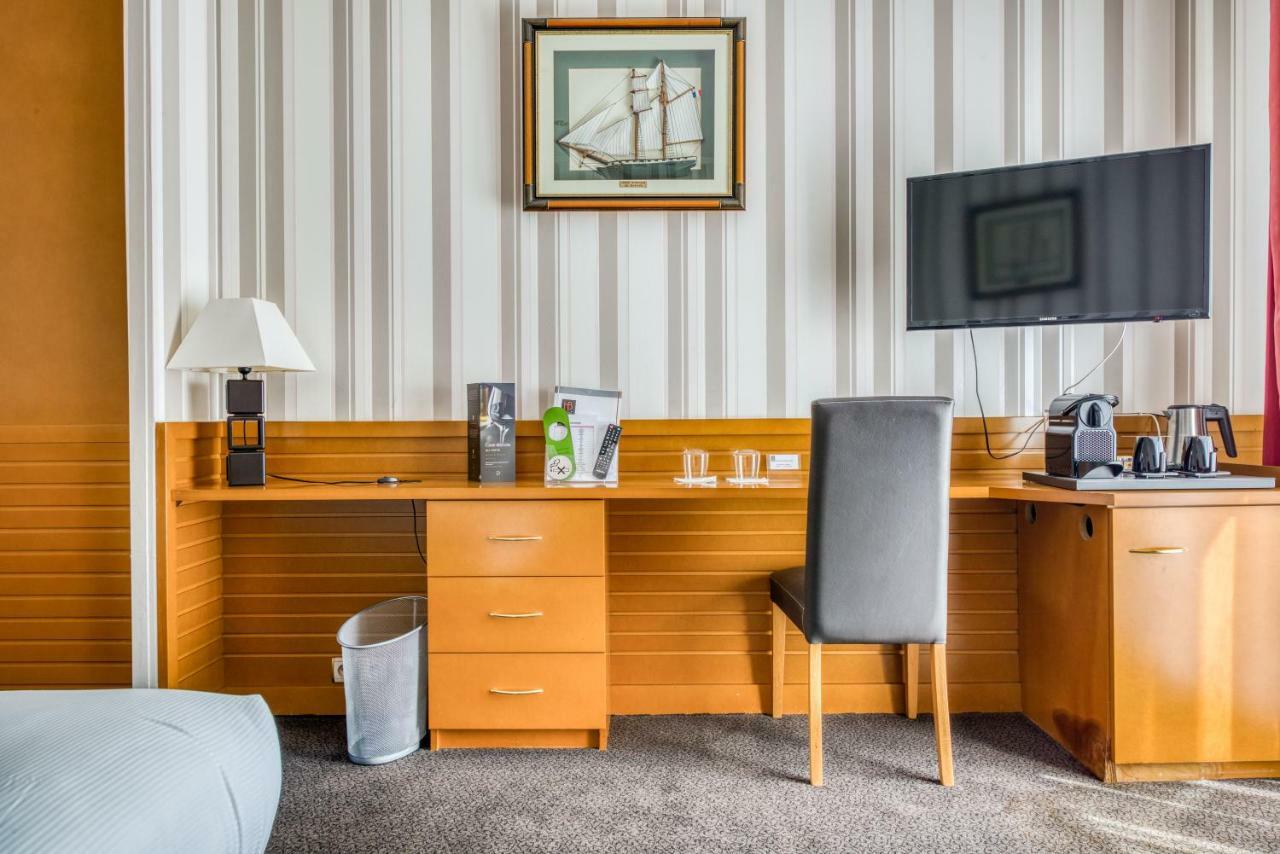 Hotel Le Berry Saint-Nazaire Екстер'єр фото