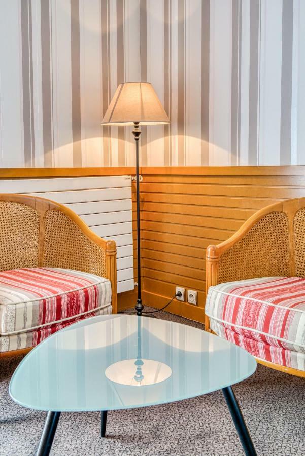 Hotel Le Berry Saint-Nazaire Екстер'єр фото